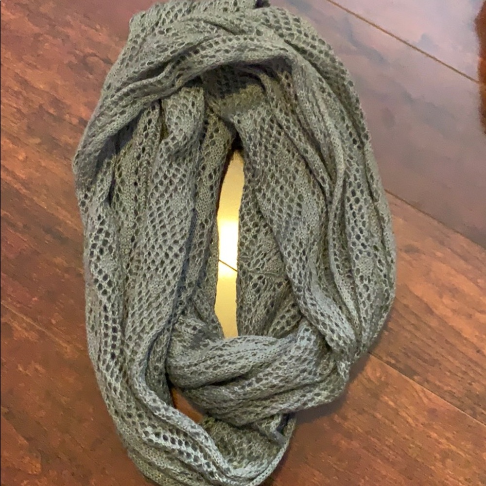 Fashionable scarf!